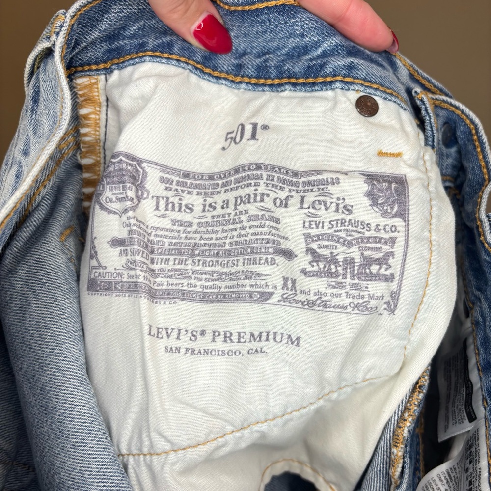 Levi's 501 Jean Shorts Size 26 - Picture 6 of 6